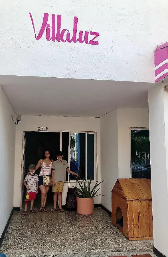 Casa Hospedaje Villaluz- A 5 Minutos De La Playa サンタ・マルタ 0*,  コロンビア